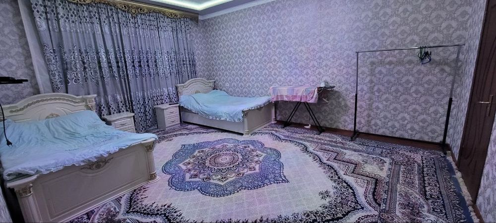 Санат саройи олдида Янги курилган Дом