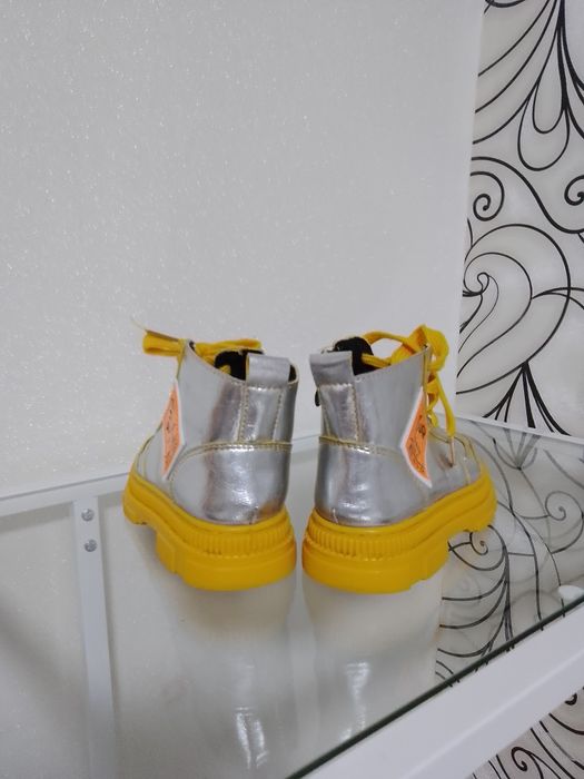 Ботинки демисезонные