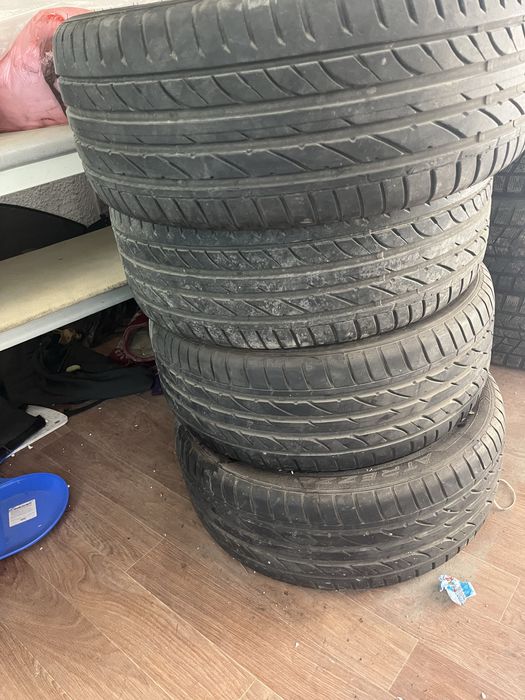 Продам р18 шины лета  комплект