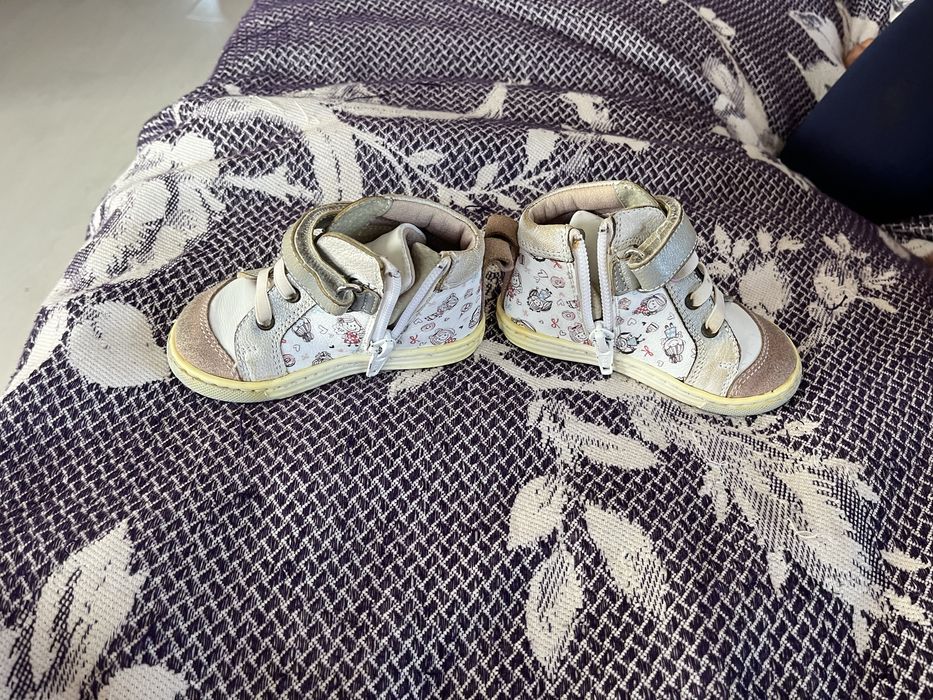 Бебешки кецове на ,, Колев и Колев”