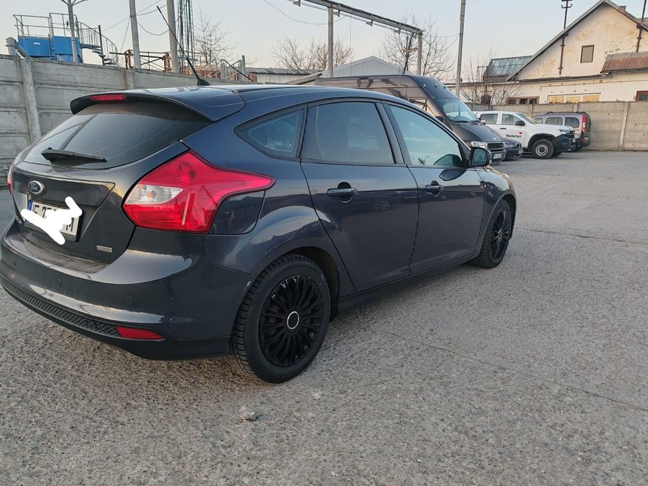 Vând Ford Focus an 2012 motor 1.6Ddci