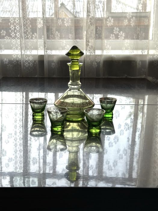 Вазы, наборы с графинами и т.д.