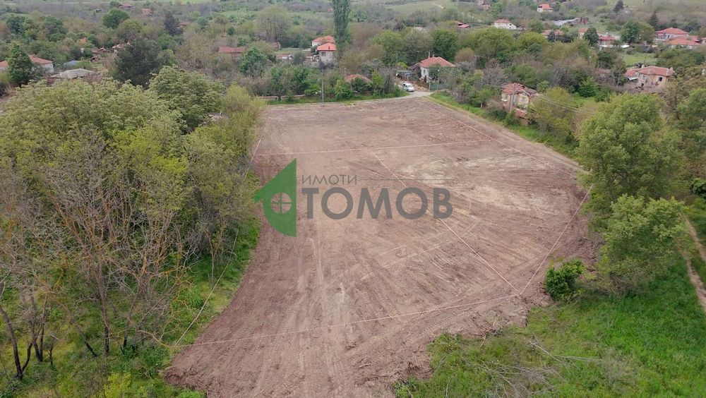 Парцел с отлична инвестиционна възможност в село Марково