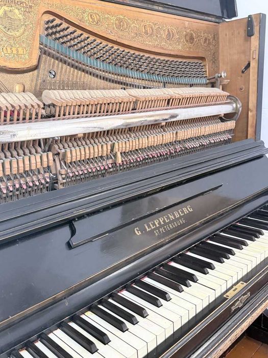 Продаётся антикварное пианино Leppenberg (С.-Петербург) начала XX века