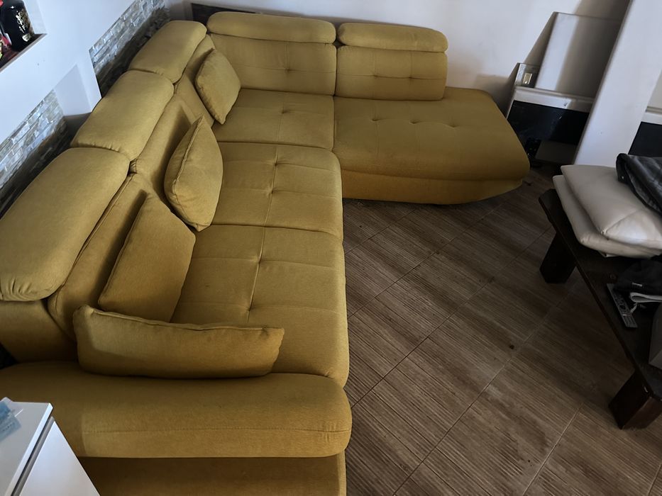 Продамам холова гарнитура в много добро състояние! Оглед може да се напрвави на място.