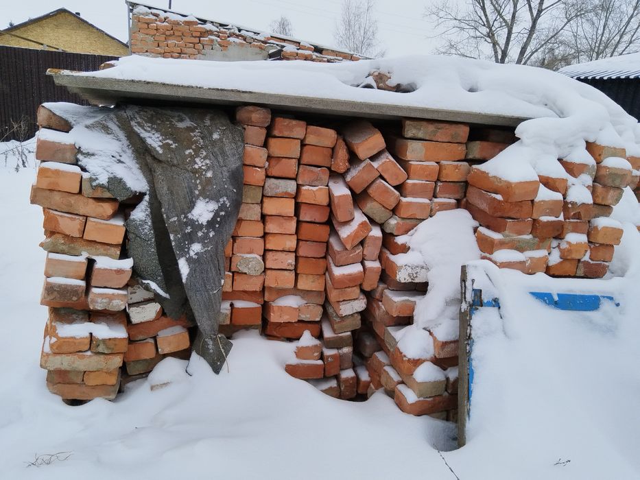 продам б/у кирпичи срочно