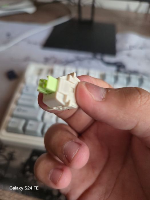 Продам PS 4 и клавиатуру