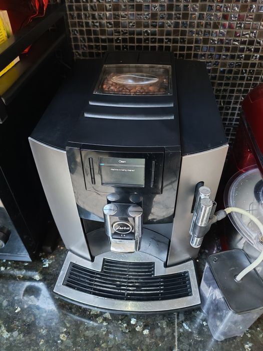 Jura E8 Mașina de cafea Premium  High End!