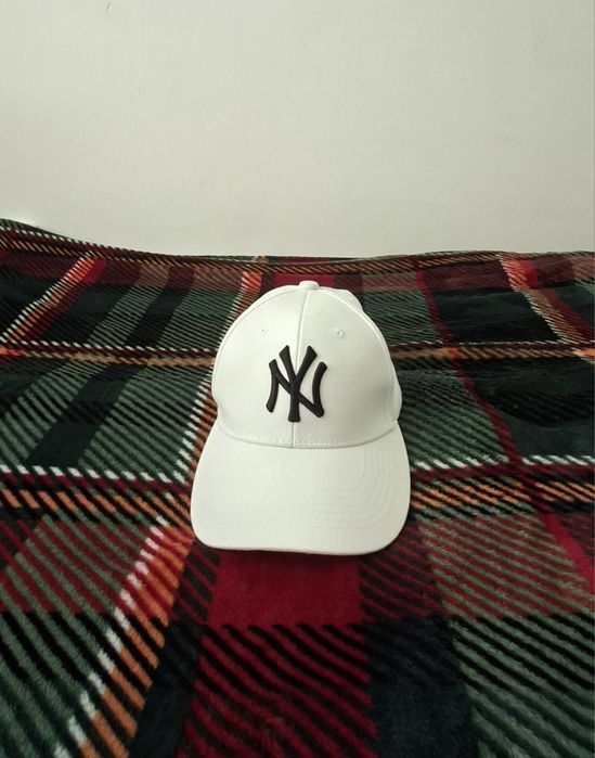 Sapca New Era nouă fara eticheta
