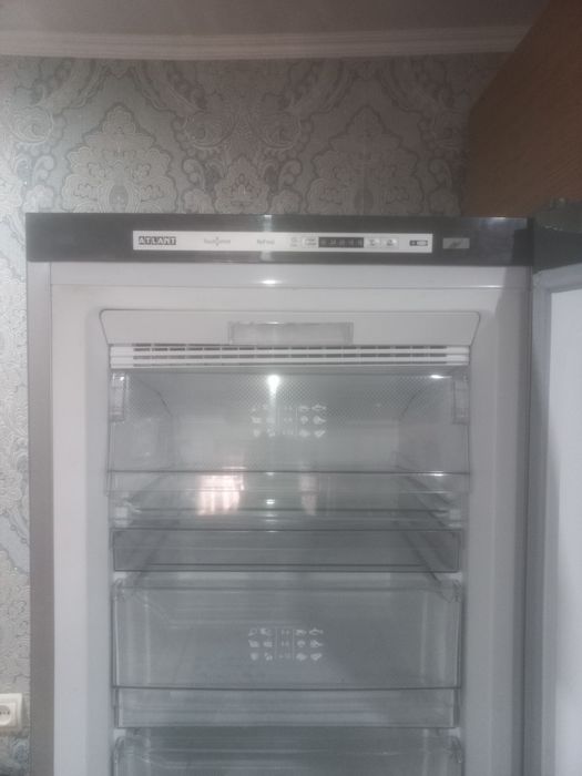 Продам морозильник