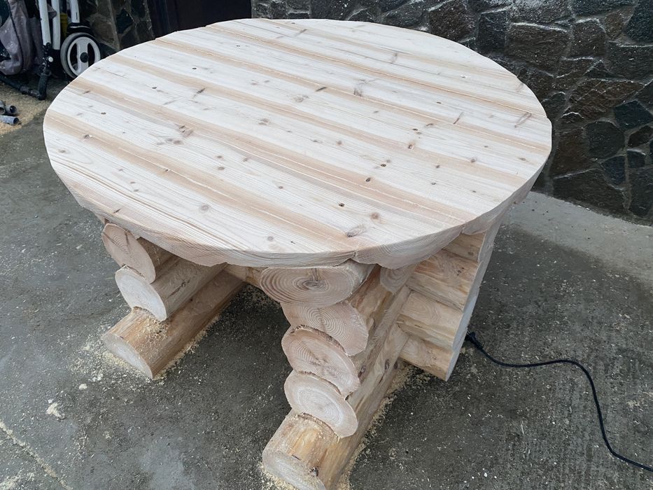 Masa din lemn rotund/ masa rustica
