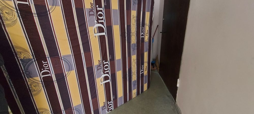 Поролон матрас. Подушки. Постельное белье.