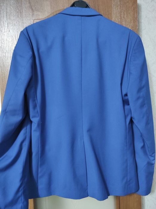 Продам мужской костюм