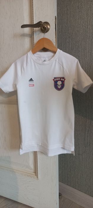 Адидас куртка на мальчика