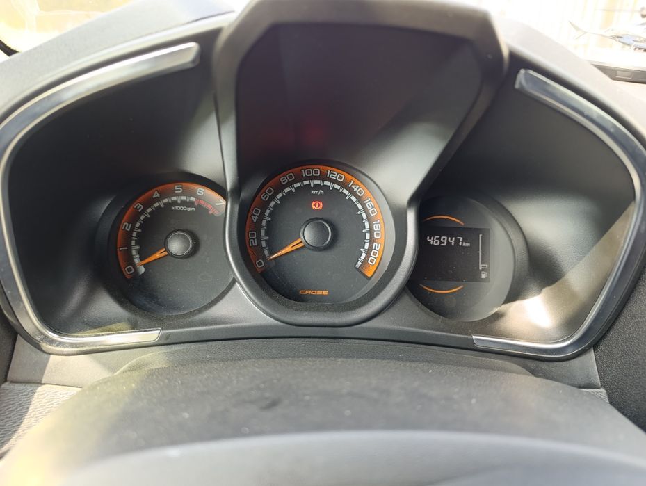 Lada xray cross 2021  narxi 9700