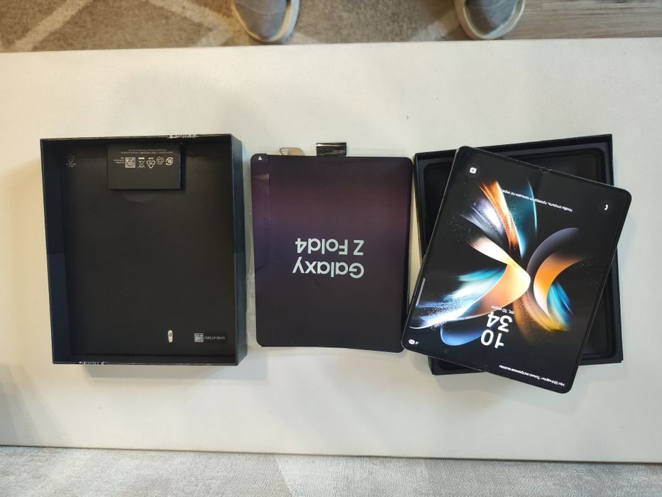 Samsung Galaxy Z Fold4 12/256 ГБ