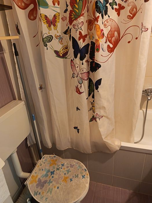 Dau în chirie apartament