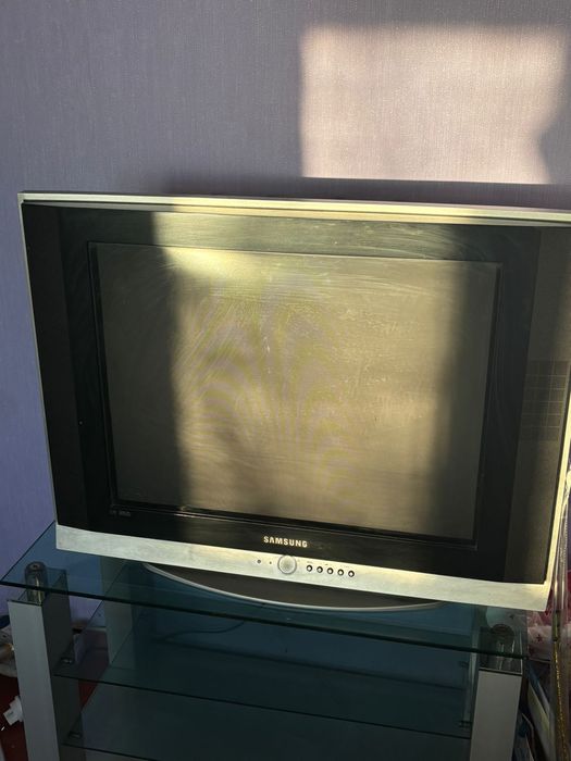 Телевизор с полкой