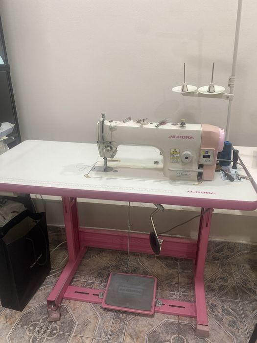 Продам швейную машину