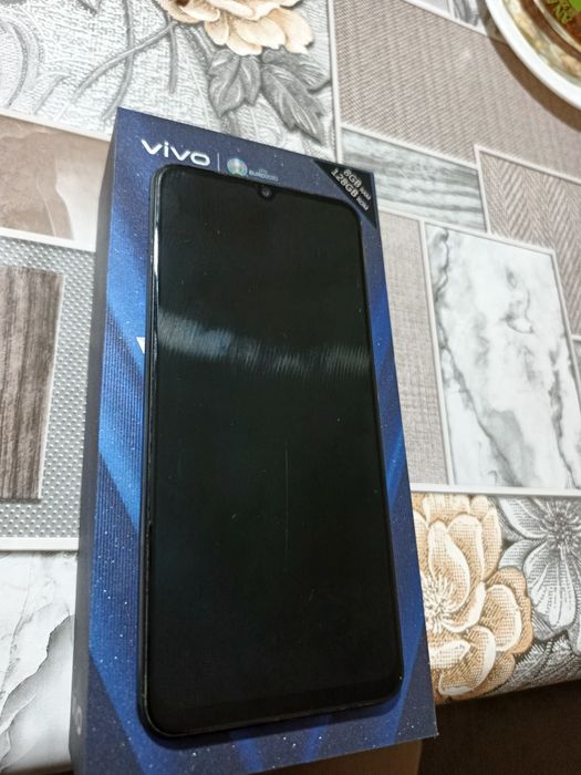 Vivo V21 e   8/128  Sotiladi
