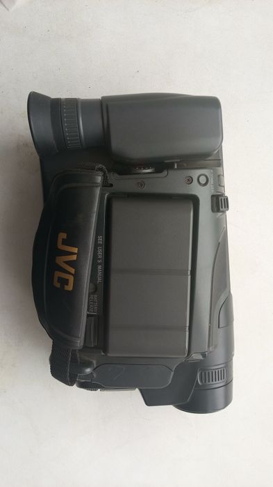 Видеокамера продается