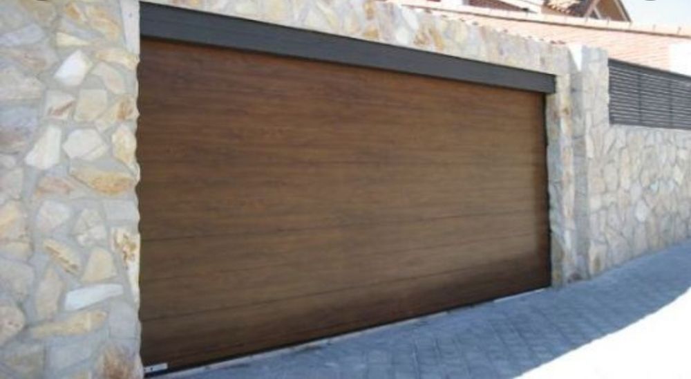 Usi de garaj personalizate