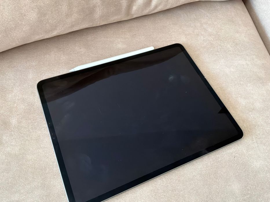 Vând iPad Pro 2018 (Wi-Fi), 64 GB, împreună cu Apple Pencil 2