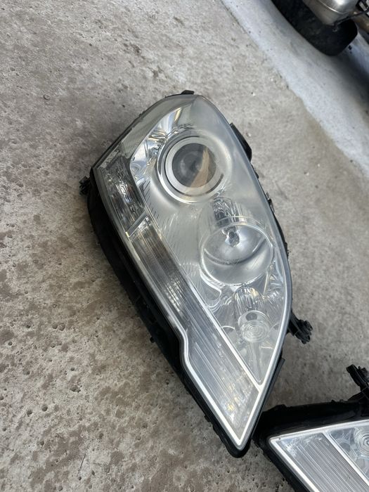 Фарове Mercedes benz ML W164 facelift фар ляв десен мерцедес мл в164