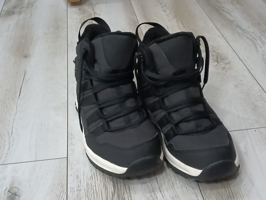 Adidași Ghete iarna, drumeție