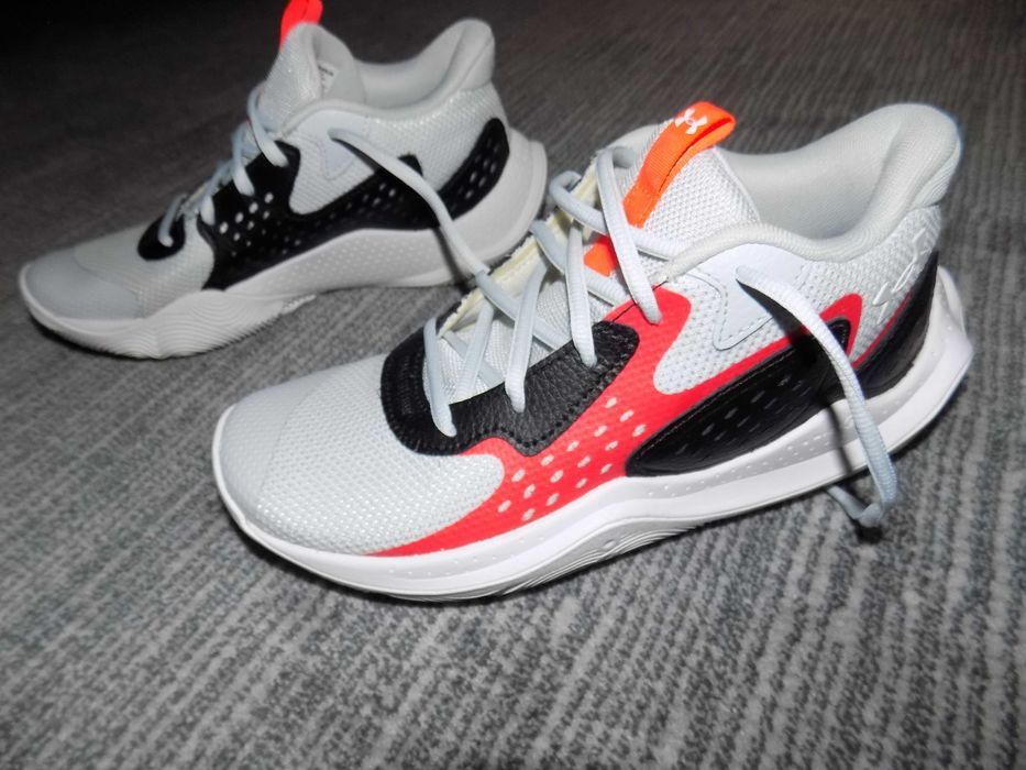 Adidasi Under Armour