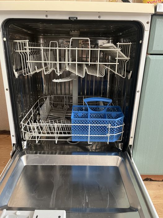 Продам посудомоечную машину