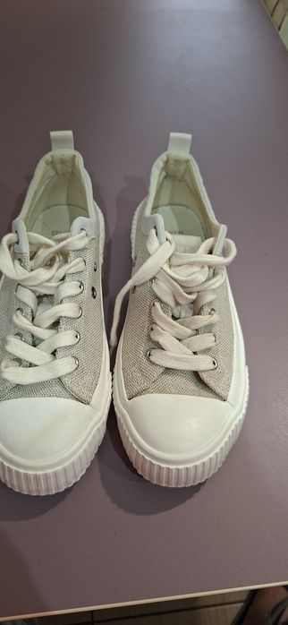 Tenesi  de  dama  bullboxer