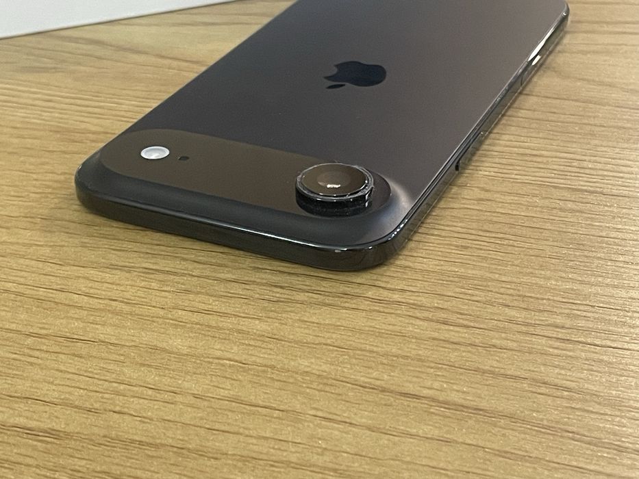 Бартер iPhone Air 256gb black гаранционен 100% 54 цикъла