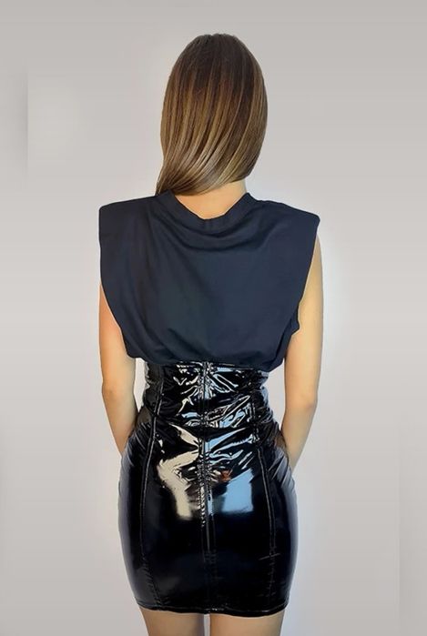 Fusta mini, piele ecologica glossy, talie inalta, corset und