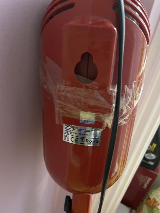 Срочно Пылесос вертикальный проводной