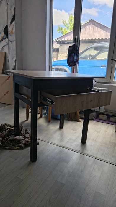 Стол кухонный продам