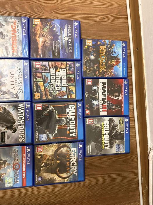 PS 4 18 jocuri 2 controler