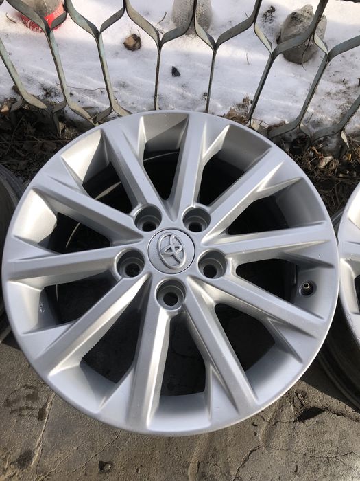 Продам титанку r16 камри 50