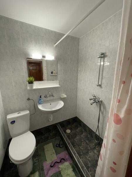 Дава се под наем Тристаен апартамент в Бургас, Център - 80 кв.м за 433.5 € - Снимка #10