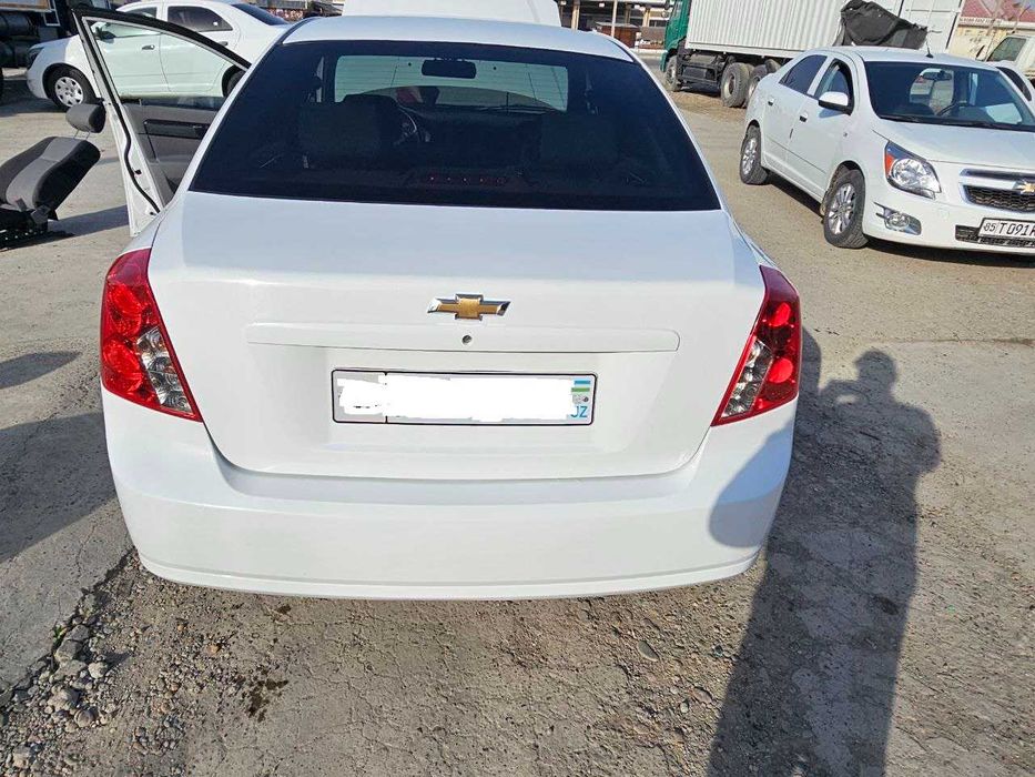 lasetti jentra sotiladi