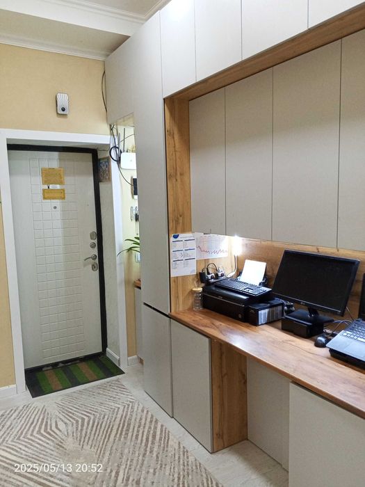 Срочно  продаётся квартира  улица Иззат рядом с Кадышева рынок.