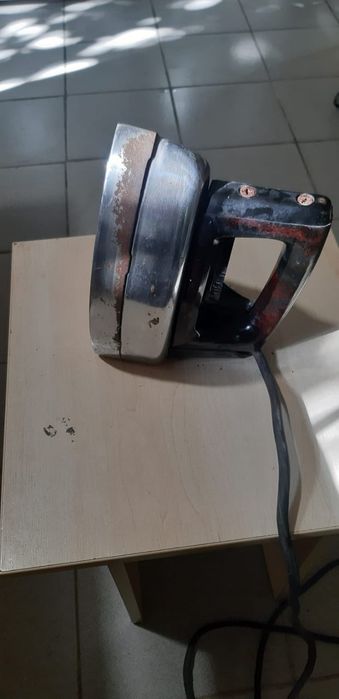 Продам утюг советский.