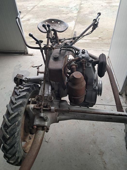 Cositoare diesel cu scaun
