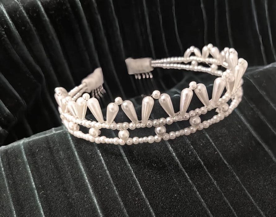 Vând coronita / diadema / tiara de de mireasa cu perle