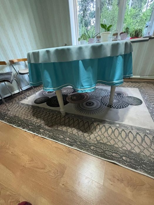 Стол обеденный круглый из дерева