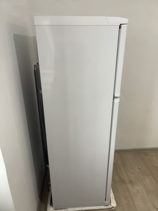 Продам холодильник Atlant.