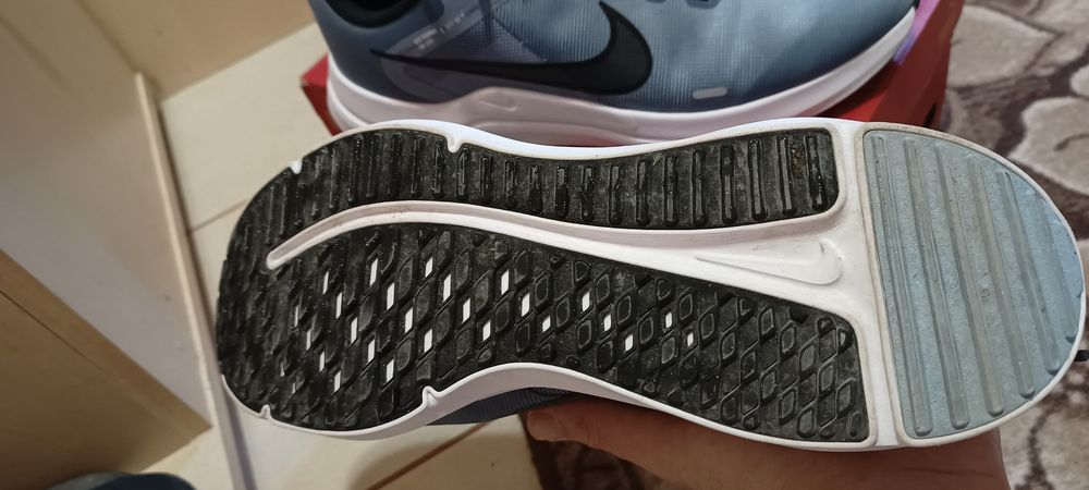 Маратонки     nike 30,5 см