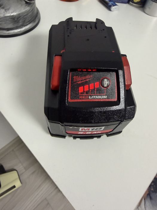 Vand Baterie Milwaukee M18 5.5 Amperi High Output