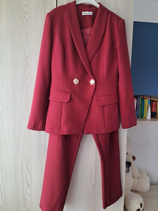 Vand costum de dama marimea 42