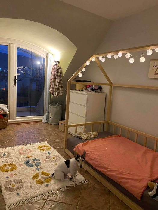 Дървено детско легло къщичка тип Монтесори 90×190.